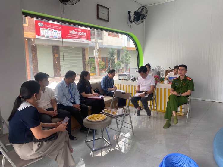 Kiểm tra liên ngành Kiểm tra an toàn thực phẩm tại thôn Nhật Tiến- Ảnh 1.