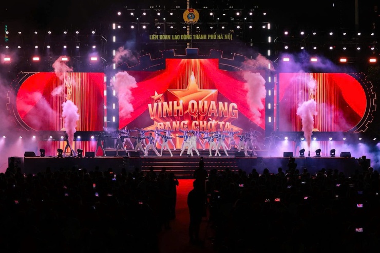 Chương trình nghệ thuật “Vang mãi bản trường ca Lao động” tại Công viên Hòa Bình- Ảnh 4.