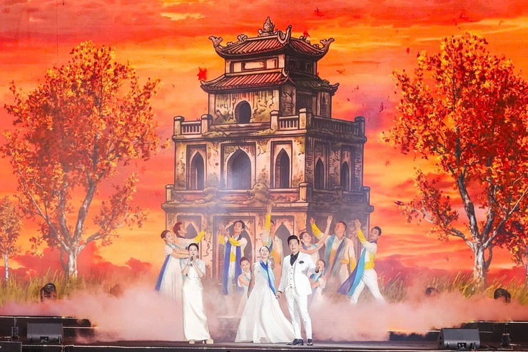 Chương trình nghệ thuật “Vang mãi bản trường ca Lao động” tại Công viên Hòa Bình- Ảnh 6.