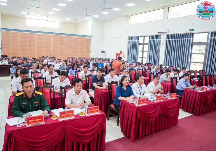 XÃ HƯNG ĐẠO TỔ CHỨC HỘI NGHỊ QUÁN TRIỆT MỘT SỐ VĂN BẢN CỦA TRUNG ƯƠNG VÀ THÀNH ỦY HÀ NỘI; TRIỂN KHAI NHIỆM VỤ TRỌNG TÂM NĂM 2026- Ảnh 1.