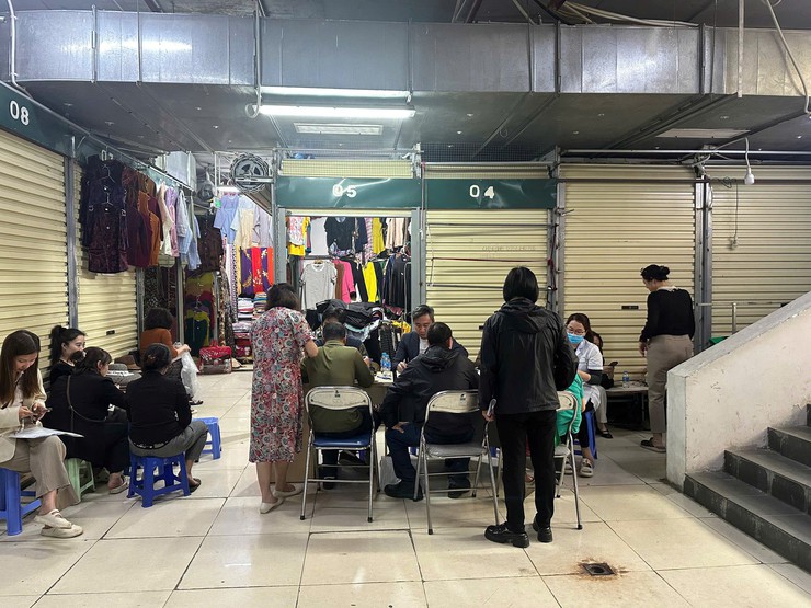 UBND phường Tương Mai tổ chức tuyên truyền Nghị định số 68/2026/NĐ-CP và Thông tư số 18/TT-BTC cho các hộ kinh doanh, cá nhân kinh doanh trên địa bàn Phường- Ảnh 3.