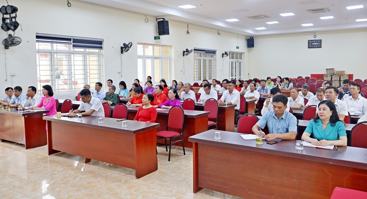 MTTQ xã Đoài Phương quán triệt Chỉ thị 09 của Ban Thường vụ Thành ủy; khen thưởng 38 tập thể, cá nhân có thành tích trong công tác bầu cử

- Ảnh 2.