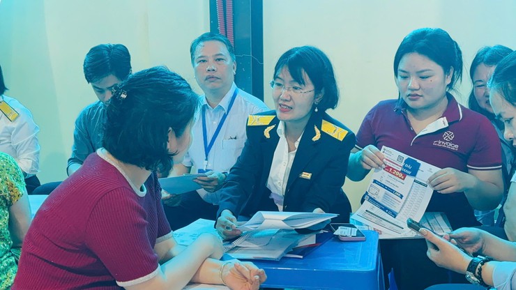 UBND phường Tương Mai tổ chức tuyên truyền Nghị định số 68/2026/NĐ-CP và Thông tư số 18/TT-BTC cho các hộ kinh doanh, cá nhân kinh doanh trên địa bàn Phường- Ảnh 1.