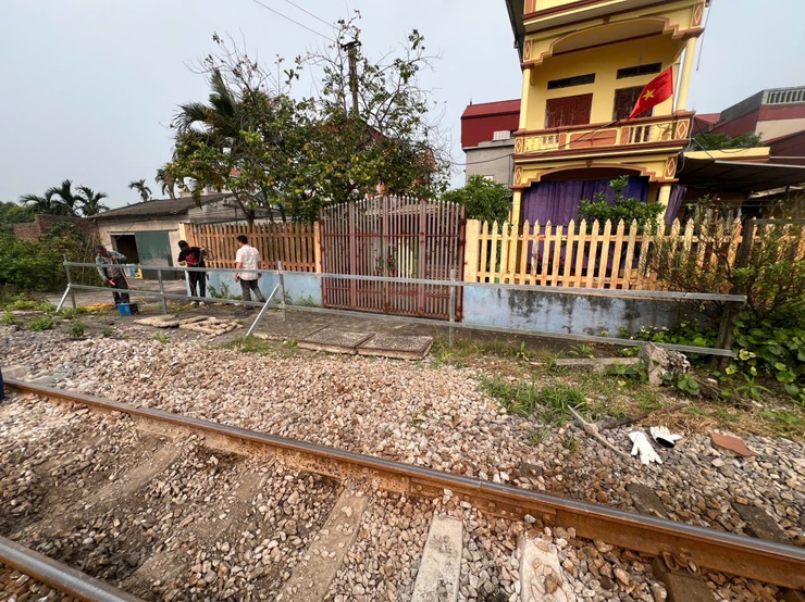 Rào chắn đảm bảo an toàn giao thông và hành lang an toàn đường sắt- Ảnh 4.