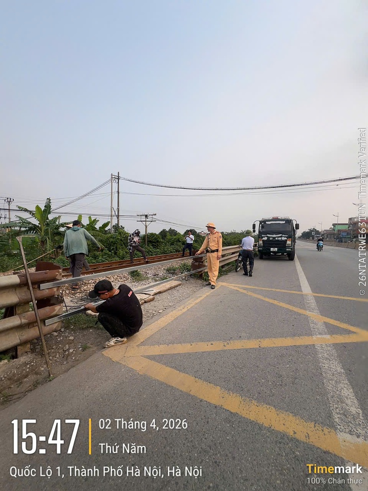 Rào chắn đảm bảo an toàn giao thông và hành lang an toàn đường sắt- Ảnh 2.