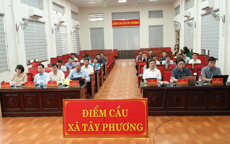 Xã Tây Phương tham dự Hội nghị trực tuyến giao ban giữa Thành ủy - HĐND - UBND - UBMTTQ Việt Nam Thành phố với cơ sở Quý I năm 2026- Ảnh 1.