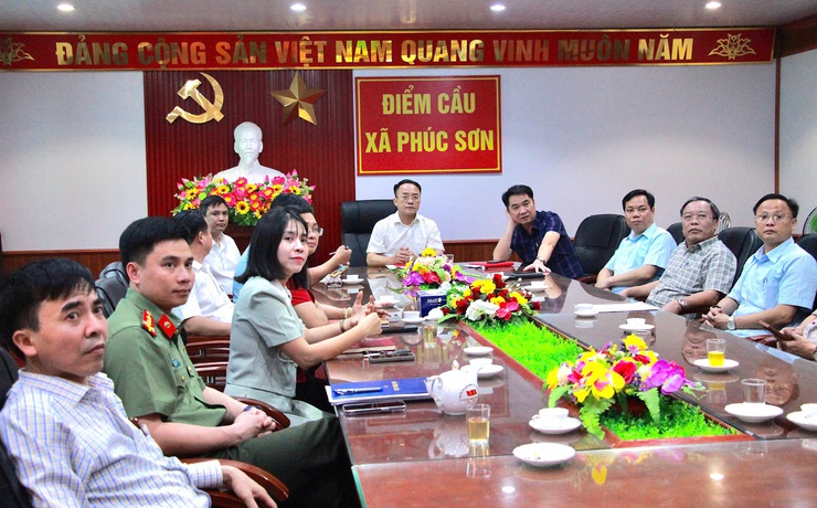 PHÚC SƠN DỰ HỘI NGHỊ TRỰC TUYẾN GIAO BAN GIỮA THƯỜNG TRỰC THÀNH ỦY – HĐND – UBND – UBMTTQ VIỆT NAM THÀNH PHỐ VỚI CƠ SỞ QUÝ I NĂM 2026- Ảnh 1.