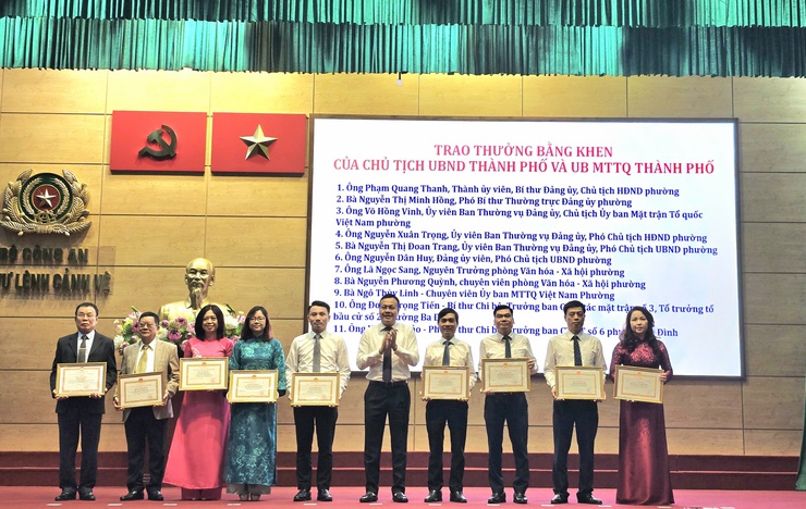 Ba Đình tổng kết bầu cử 2026–2031: Dấu ấn lãnh đạo, sức mạnh đồng thuận Nhân dân- Ảnh 9.