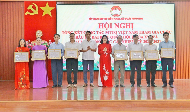 MTTQ xã Đoài Phương quán triệt Chỉ thị 09 của Ban Thường vụ Thành ủy; khen thưởng 38 tập thể, cá nhân có thành tích trong công tác bầu cử

- Ảnh 3.