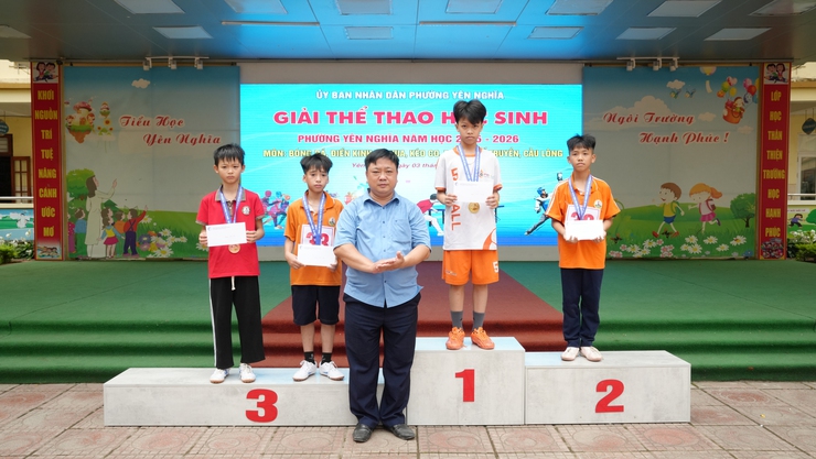 Học sinh phường Yên Nghĩa hào hứng tranh tài môn Điền kinh và Cờ vua- Ảnh 5.