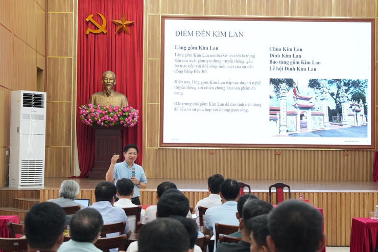 Bát Tràng phát triển sản phẩm du lịch trải nghiệm nông nghiệp, nông thôn gắn với làng nghề gốm sứ và vùng rau an toàn- Ảnh 1.