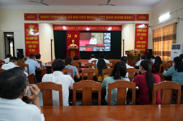 Đảng ủy xã Liên Minh tiếp sóng tham dự Hội nghị trực tuyến do Thành phố tổ chức Giao ban Quý I/2026- Ảnh 4.