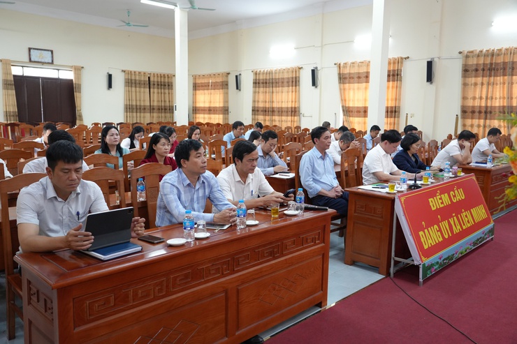 Đảng ủy xã Liên Minh tiếp sóng tham dự Hội nghị trực tuyến do Thành phố tổ chức Giao ban Quý I/2026- Ảnh 3.