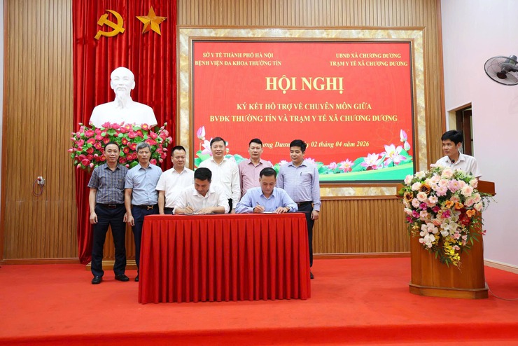 Lễ ký kết hợp tác, hỗ trợ chuyên môn y tế giữa Trạm Y tế xã Chương Dương và Bệnh viện Đa khoa Thường Tín

- Ảnh 2.
