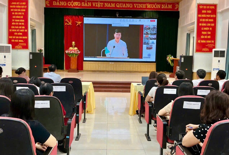 Hội nghị hướng dẫn tuyển sinh đầu cấp và tổ chức kỳ thi tốt nghiệp THPT năm 2026- Ảnh 1.