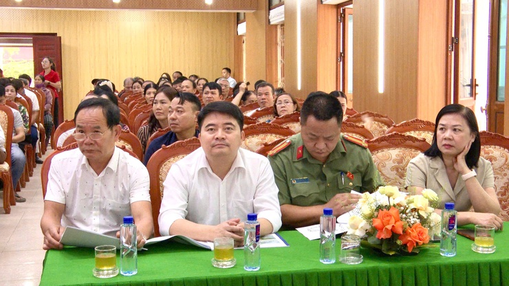 UBND XÃ THƯ LÂM TỔ CHỨC HỘI NGHỊ LẤY Ý KIẾN CỘNG ĐỒNG DÂN CƯ VỀ ĐỒ ÁN QUY HOẠCH CHI TIẾT TỶ LỆ 1/500 KHU ĐÔ THỊ LIÊN HÀ- Ảnh 4.