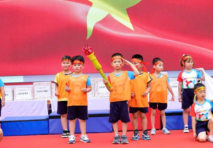 RỰC RỠ SẮC MÀU “NGÀY HỘI THỂ THAO – SPORTS DAY” TẠI TRƯỜNG MẦM NON LÂM TIÊN- Ảnh 4.