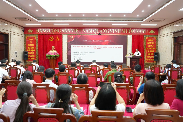 THANH OAI PHÁT ĐỘNG CUỘC THI CHÍNH LUẬN VỀ BẢO VỆ NỀN TẢNG TƯ TƯỞNG CỦA ĐẢNG VÀ HỘI THI BÁO CÁO VIÊN, TUYÊN TRUYỀN VIÊN GIỎI NĂM 2026- Ảnh 4.