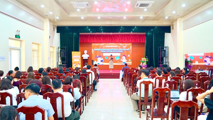 Phường Từ Liêm tổ chức hội nghị tập huấn triển khai giáo dục kỹ năng công dân số trong trường phổ thông

- Ảnh 4.