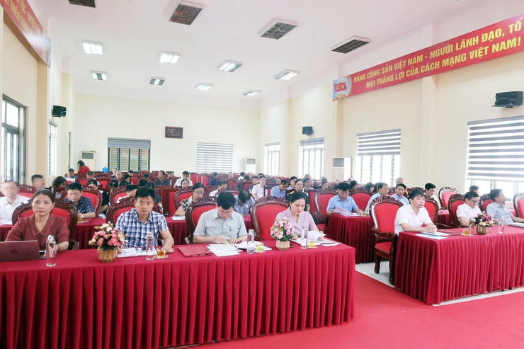 xã Hòa Phú: Hội nghị sơ kết thực hiện nhiệm vụ Quý I, triển khai phương hướng, nhiệm vụ Quý II/2026.- Ảnh 1.