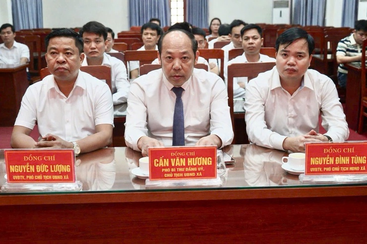 HĐND XÃ TÂY PHƯƠNG CÔNG BỐ NGHỊ QUYẾT VỀ CÔNG TÁC CÁN BỘ NHIỆM KỲ 2026–2031- Ảnh 1.