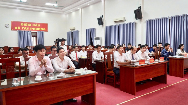 HĐND XÃ TÂY PHƯƠNG CÔNG BỐ NGHỊ QUYẾT VỀ CÔNG TÁC CÁN BỘ NHIỆM KỲ 2026–2031- Ảnh 2.