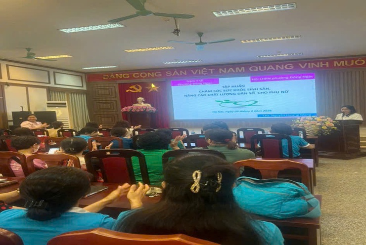 Trạm Y tế và Hội LHPN phường Đông Ngạc tổ chức truyền thông chăm sóc sức khỏe sinh sản cho hội viên phụ nữ trên địa bàn- Ảnh 1.