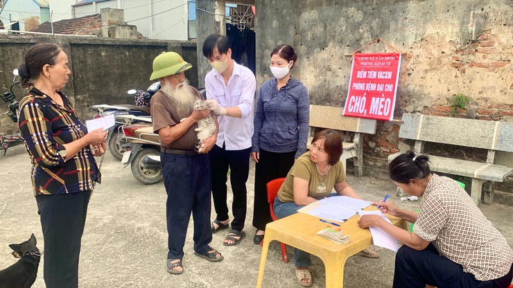 Xã Vân Đình:  Triển khai tiêm phòng vắc xin dại đợt 1 năm 2026- Ảnh 1.