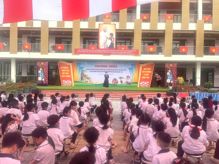 Sân khấu hóa tác phẩm văn học: Học sinh Trường Tiểu học Vĩnh Ngọc hào hứng trải nghiệm nghệ thuật- Ảnh 1.