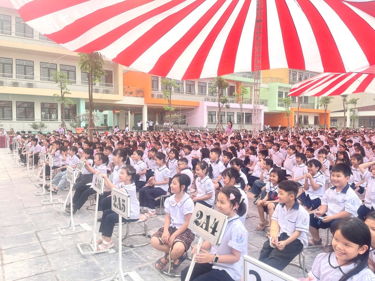 Sân khấu hóa tác phẩm văn học: Học sinh Trường Tiểu học Vĩnh Ngọc hào hứng trải nghiệm nghệ thuật- Ảnh 9.