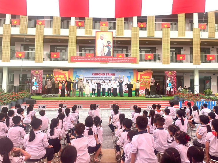 Sân khấu hóa tác phẩm văn học: Học sinh Trường Tiểu học Vĩnh Ngọc hào hứng trải nghiệm nghệ thuật- Ảnh 8.