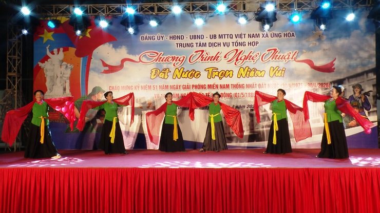 SÔI NỔI ĐÊM VĂN NGHỆ "ĐẤT NƯỚC TRỌN NIỀM VUI"  CHÀO MỪNG 51 GIẢI PHÓNG MIỀN NAM THỐNG NHẤT ĐẤT NƯỚC.- Ảnh 21.