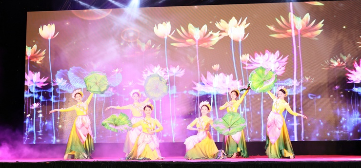Đêm nghệ thuật đặc sắc lan tỏa niềm tự hào dân tộc dịp 30/4 - 1/5 tại xã Quảng Bị- Ảnh 7.