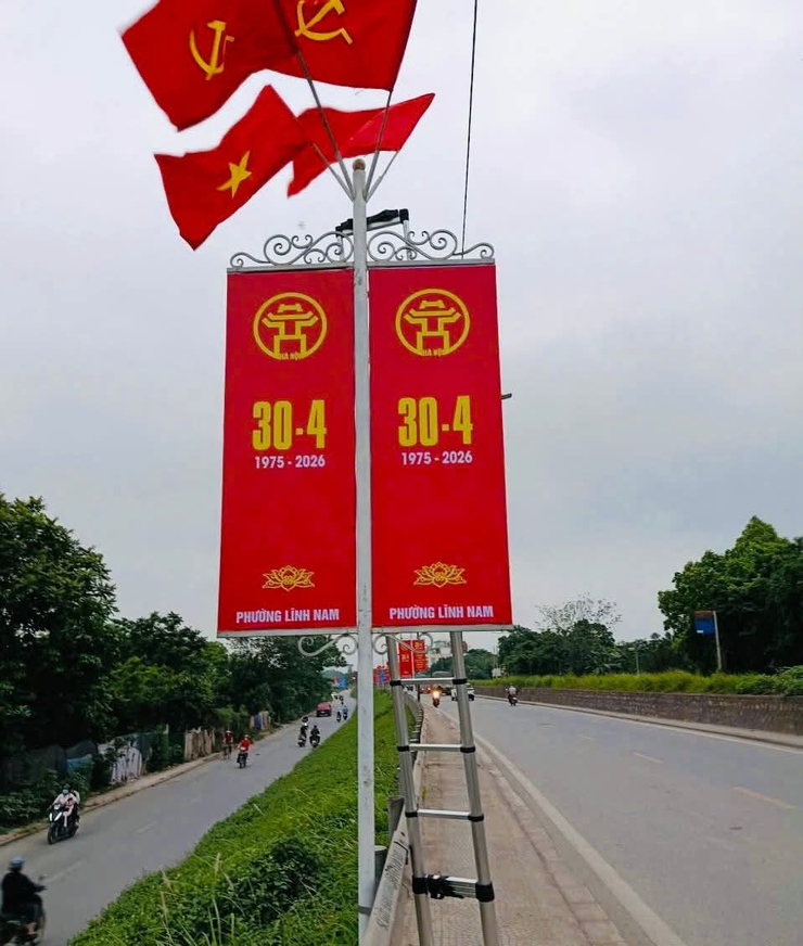 RỰC RỠ SẮC CỜ HOA, PHƯỜNG LĨNH NAM THI ĐUA CHÀO MỪNG 51 NĂM NGÀY GIẢI PHÓNG MIỀN NAM VÀ 140 NĂM NGÀY QUỐC TẾ LAO ĐỘNG 01/5- Ảnh 7.