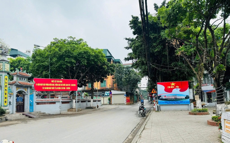 RỰC RỠ SẮC CỜ HOA, PHƯỜNG LĨNH NAM THI ĐUA CHÀO MỪNG 51 NĂM NGÀY GIẢI PHÓNG MIỀN NAM VÀ 140 NĂM NGÀY QUỐC TẾ LAO ĐỘNG 01/5- Ảnh 13.