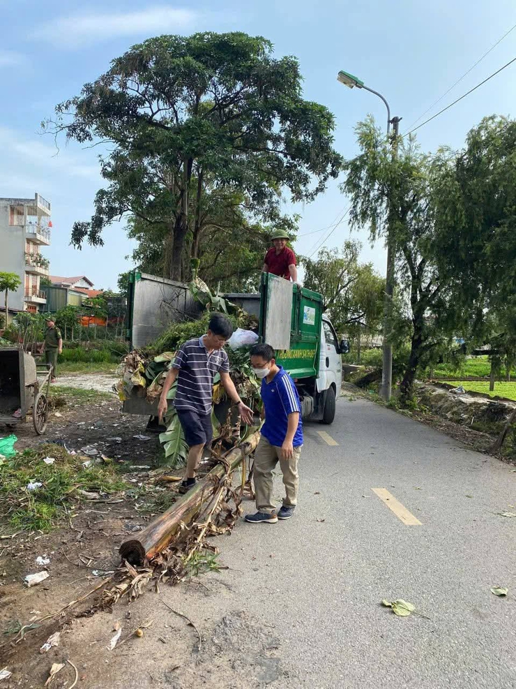 RỰC RỠ SẮC CỜ HOA, PHƯỜNG LĨNH NAM THI ĐUA CHÀO MỪNG 51 NĂM NGÀY GIẢI PHÓNG MIỀN NAM VÀ 140 NĂM NGÀY QUỐC TẾ LAO ĐỘNG 01/5- Ảnh 4.