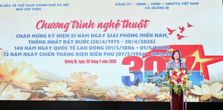 Đêm nghệ thuật đặc sắc lan tỏa niềm tự hào dân tộc dịp 30/4 - 1/5 tại xã Quảng Bị- Ảnh 1.