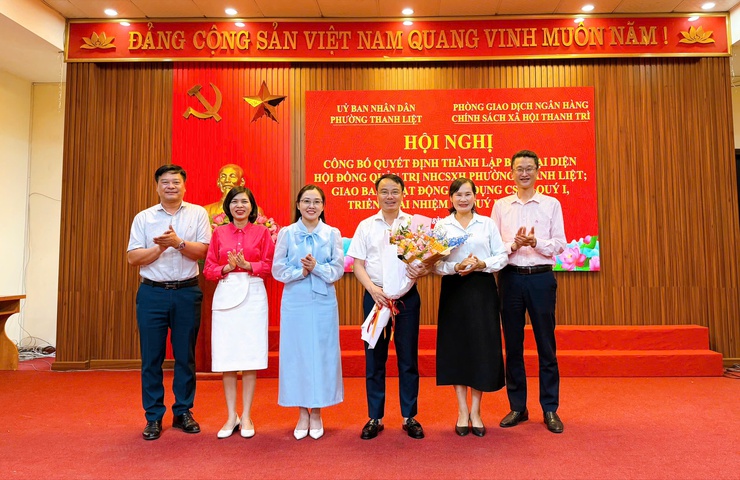 Công bố quyết định Thành lập Ban đại diện Hội đồng quản trị NHCSXH phường Thanh Liệt- Ảnh 2.