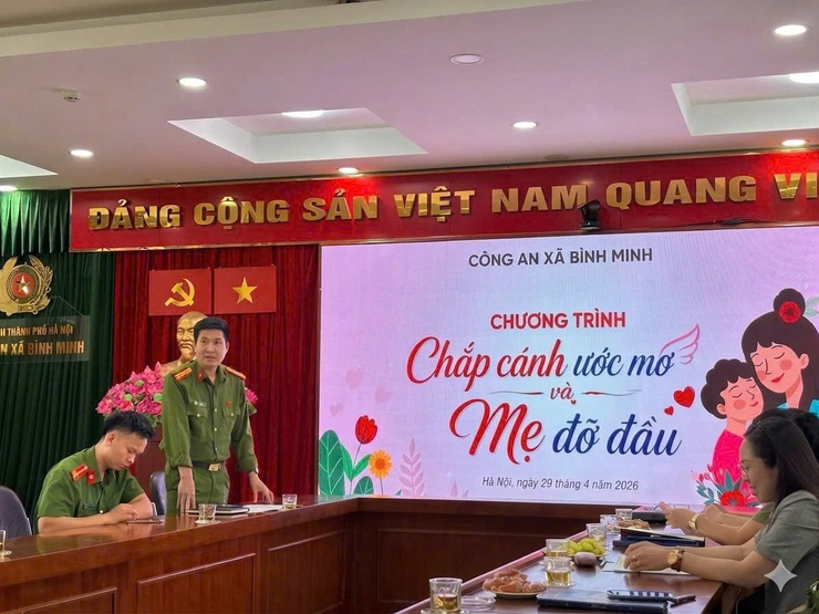 CÔNG AN XÃ BÌNH MINH TỔ CHỨC CHƯƠNG TRÌNH “CHẮP CÁNH NHỮNG ƯỚC MƠ” VÀ “MẸ ĐỠ ĐẦU” NĂM 2026- Ảnh 1.