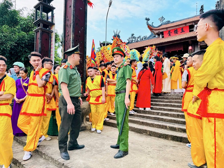 Chủ động, chặt chẽ, quyết tâm giữ vững an ninh, an toàn lễ hội Tổng Nam Phù năm 2026- Ảnh 12.