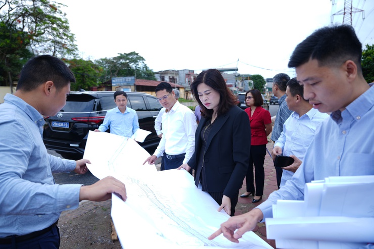 XÃ PHÙ ĐỔNG KIỂM TRA HIỆN TRƯỜNG CÁC DỰ ÁN VÀ CÔNG TÁC CHUẨN BỊ LỄ HỘI GIÓNG PHÙ ĐỔNG NĂM 2026- Ảnh 1.