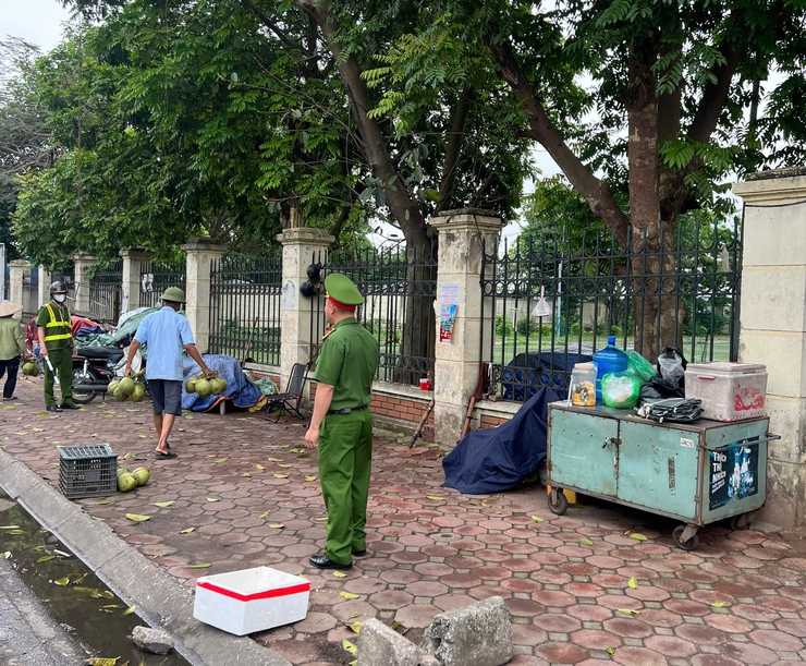 Xã Phù Đổng tăng cường đảm bảo trật tự an toàn giao thông, trật tự đô thị- Ảnh 3.