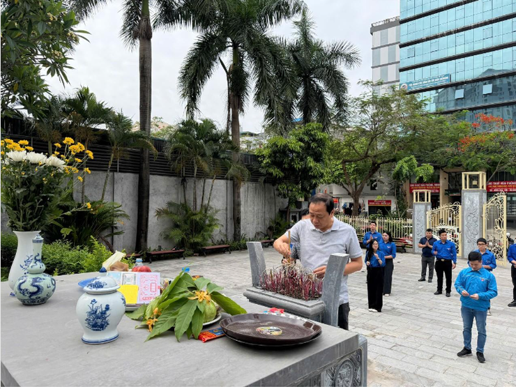 Phường Tây Hồ: Tri ân các anh hùng liệt sĩ nhân dịp kỷ niệm 51 năm ngày Giải phóng Miền Nam, thống nhất đất nước (30/4/1975 – 30/4/2026)- Ảnh 2.