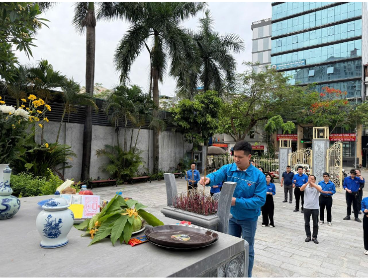 Phường Tây Hồ: Tri ân các anh hùng liệt sĩ nhân dịp kỷ niệm 51 năm ngày Giải phóng Miền Nam, thống nhất đất nước (30/4/1975 – 30/4/2026)- Ảnh 4.