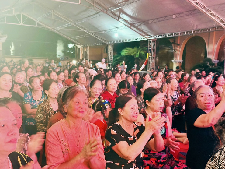 Nam Phù: Chương trình nghệ thuật “Vang khúc ca khải hoàn" – thắp sáng lịch sử, lan toả niềm tự hào dân tộc- Ảnh 14.