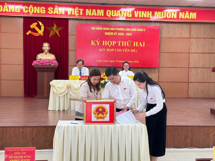 HĐND Phường Lĩnh Nam tổ chức kỳ họp thứ Hai thông qua nhiều nội dung quan trọng, kiện toàn nhân sự UBND phường- Ảnh 4.