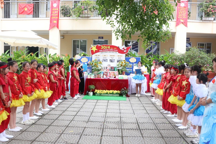 xã Phù Đổng phát động hưởng ứng Ngày sách và Văn hóa đọc Việt Nam - Ảnh 4.