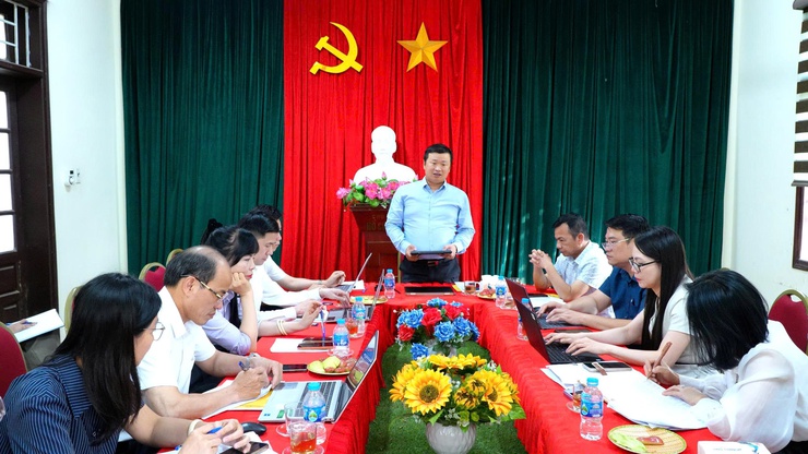 Thường trực Đảng ủy xã làm việc với Trung tâm Dịch vụ tổng hợp: Rà soát nhiệm vụ trọng tâm năm 2026, tháo gỡ khó khăn, nâng cao hiệu quả hoạt động- Ảnh 1.