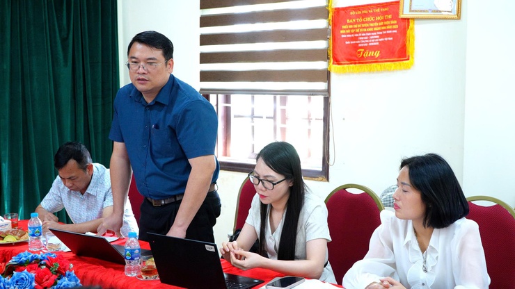 Thường trực Đảng ủy xã làm việc với Trung tâm Dịch vụ tổng hợp: Rà soát nhiệm vụ trọng tâm năm 2026, tháo gỡ khó khăn, nâng cao hiệu quả hoạt động- Ảnh 6.