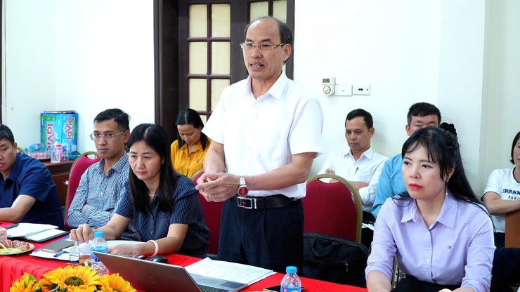 Thường trực Đảng ủy xã làm việc với Trung tâm Dịch vụ tổng hợp: Rà soát nhiệm vụ trọng tâm năm 2026, tháo gỡ khó khăn, nâng cao hiệu quả hoạt động- Ảnh 7.